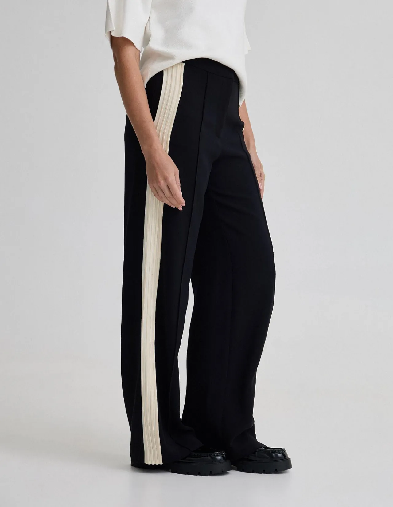 INES CONTRAST PANEL PANTS