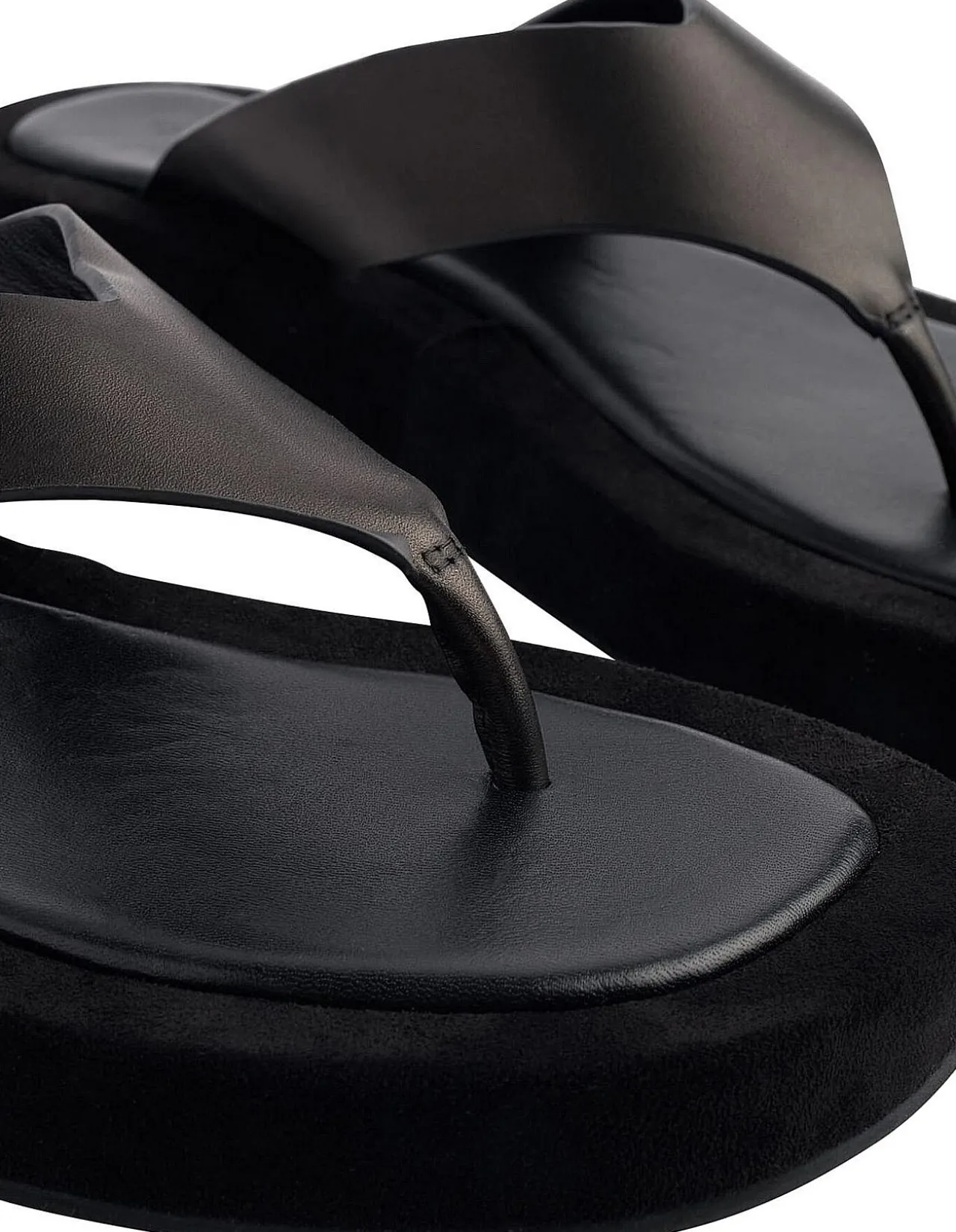 IVES SANDAL