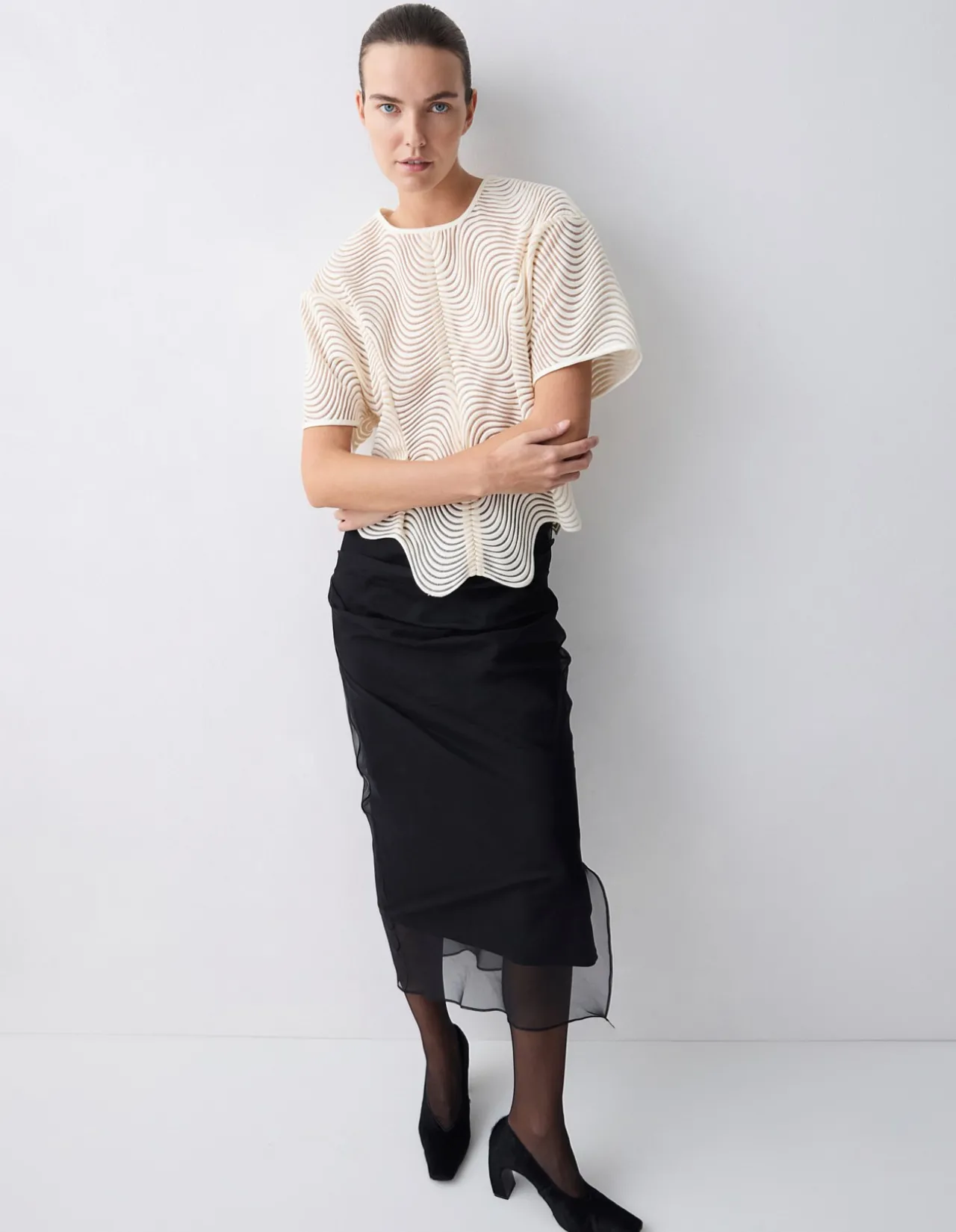 IVORY SCALLOPED LACE SHIFT TOP