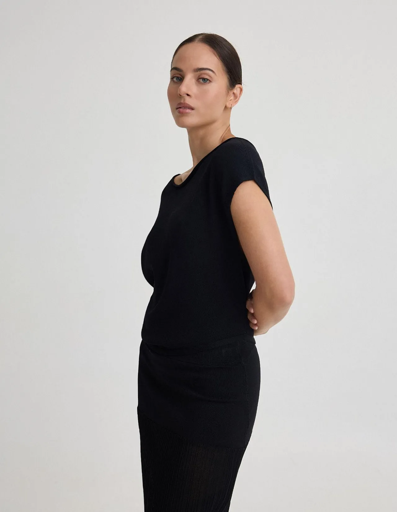 JAYA KNITTED DRAPE TOP