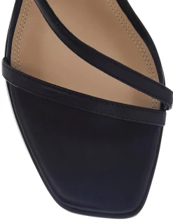 JENNIFER SANDAL