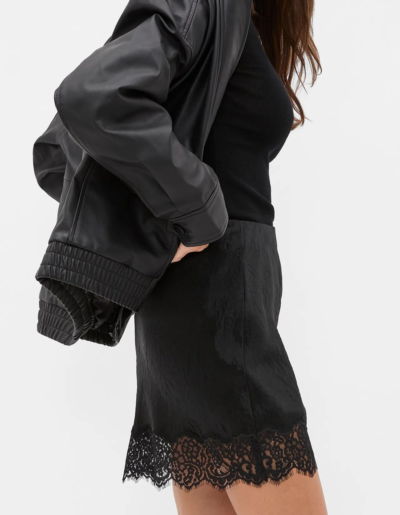 LACE TRIM MINI SKIRT