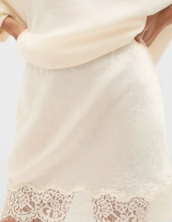 LACE TRIM MINI SKIRT
