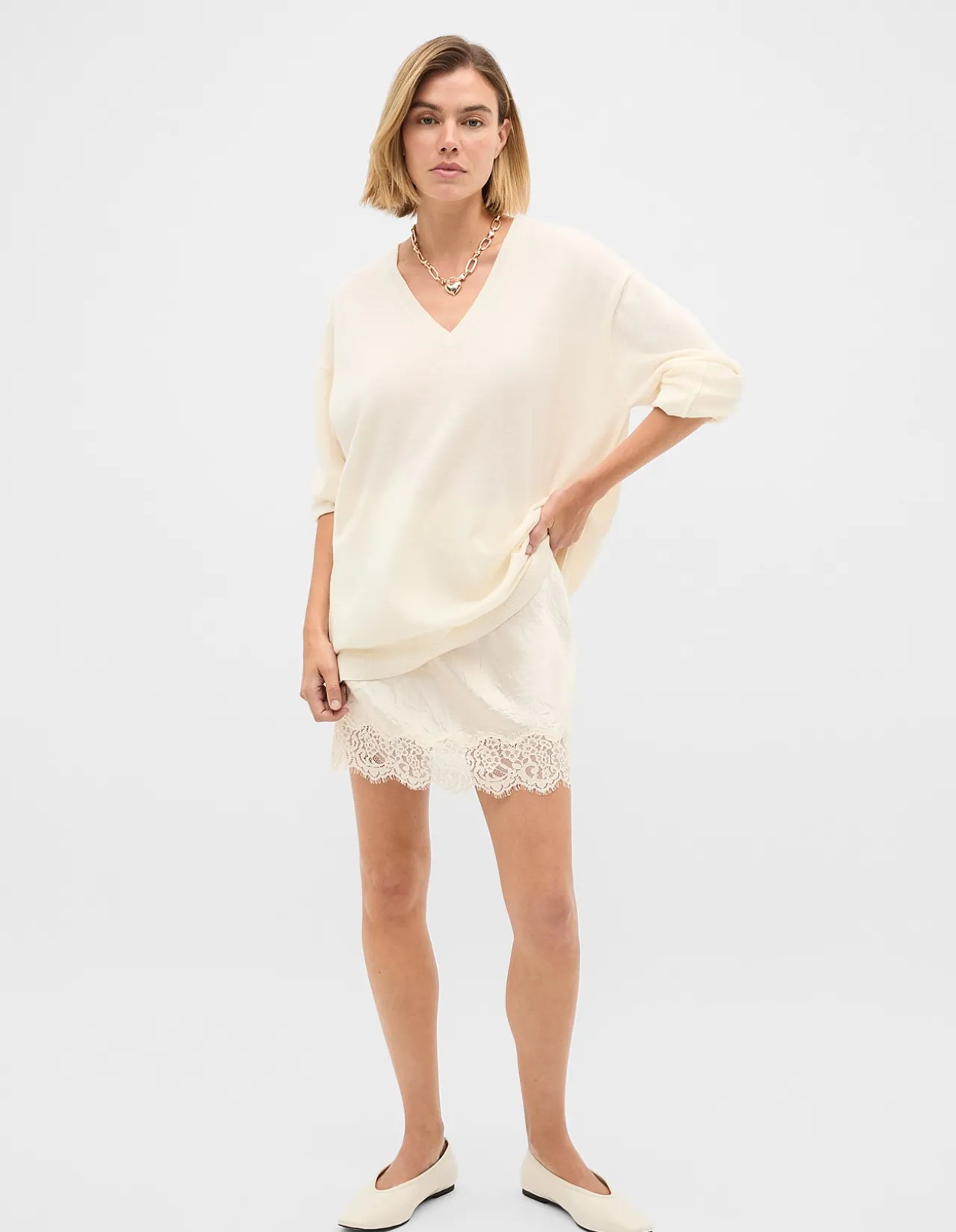 LACE TRIM MINI SKIRT