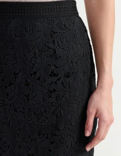 LACE PENCIL SKIRT