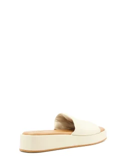 LARLEY T SANDAL