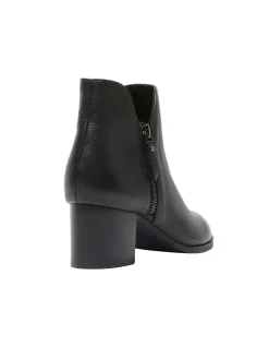 LATCH BOOT