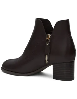 LATCH BOOT