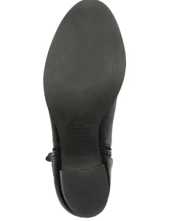LATCH BOOT