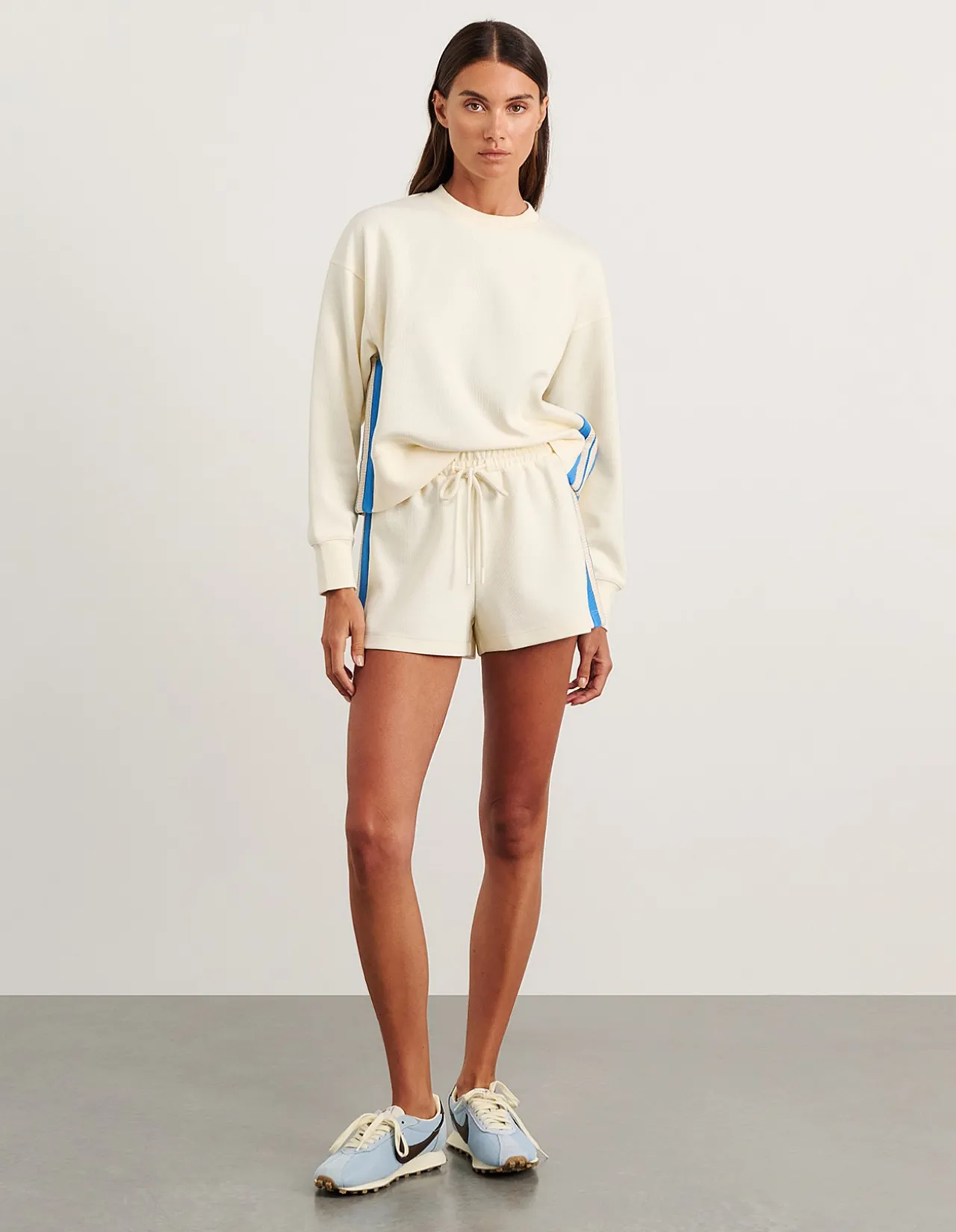 LEONIE PULL ON SHORT