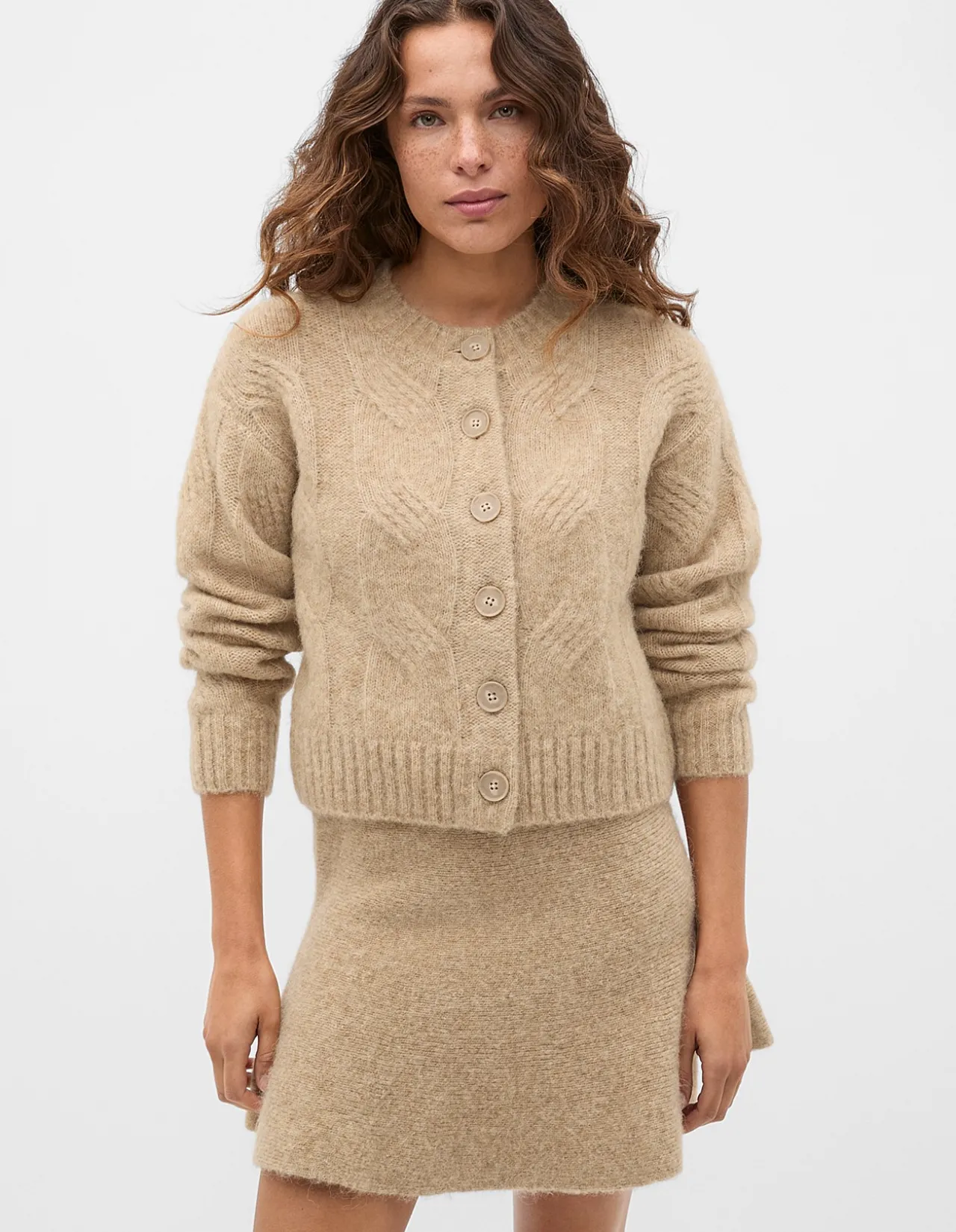 LOFTY OVERSIZED CABLE KNIT CARDIGAN