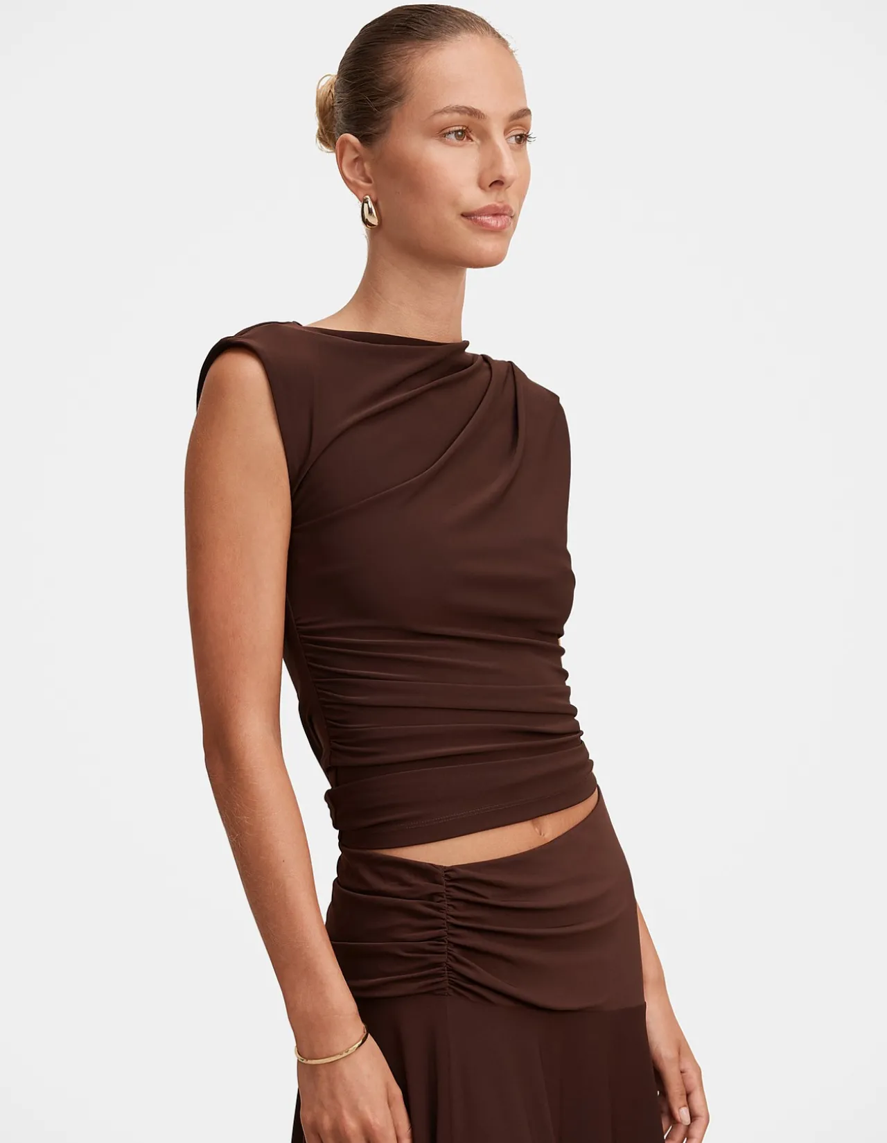 LOGAN ASYMMETRIC SHOULDER TOP