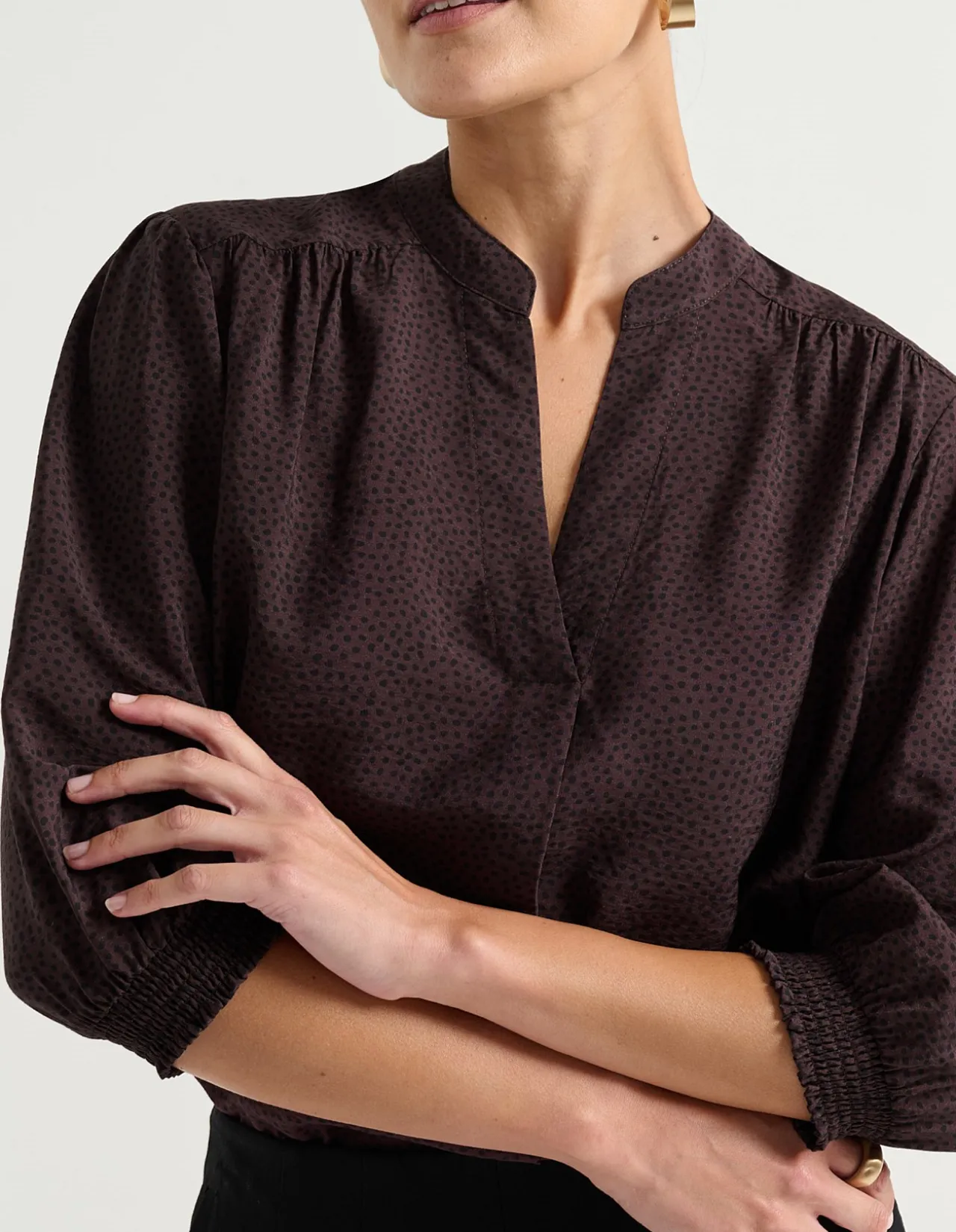 LONG SLEEVE V NECK BLOUSE