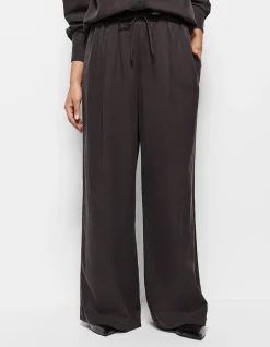 MEGAN PANT