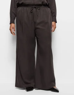 MEGAN PANT