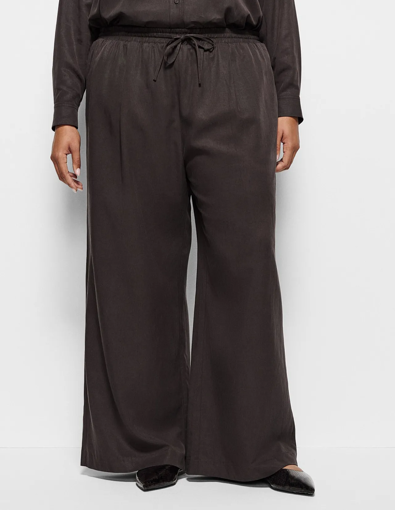 MEGAN PANT