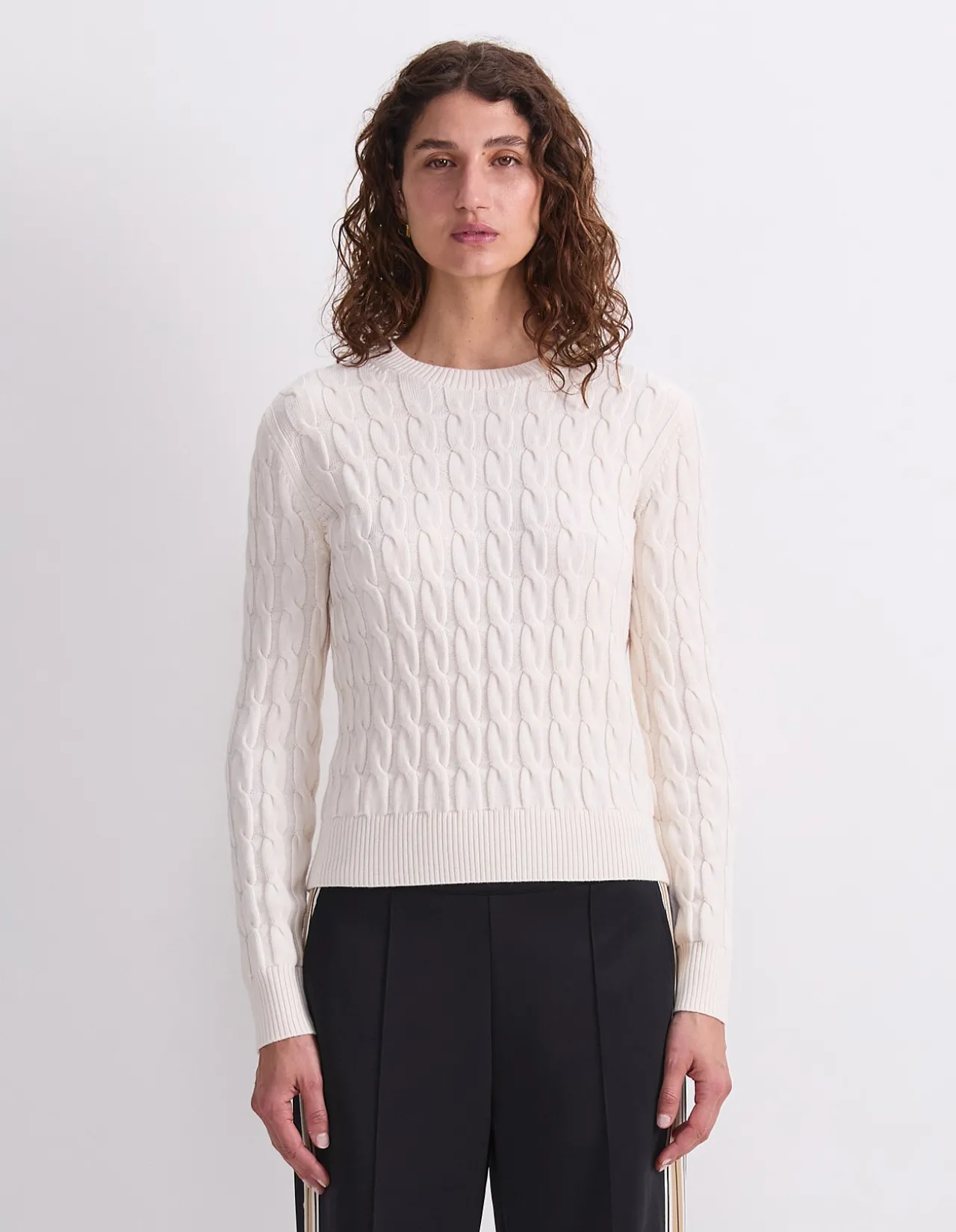 MERINO CABLE SWEATER