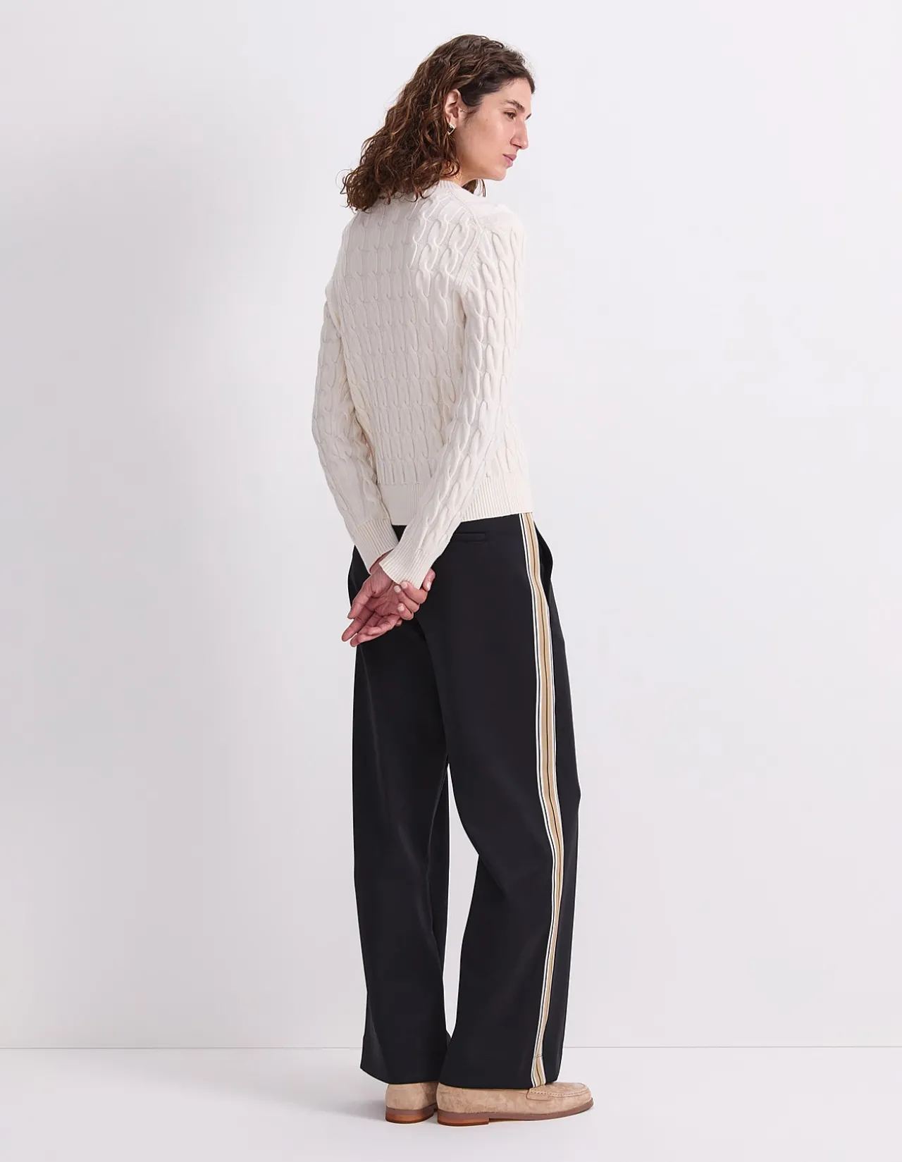 MERINO CABLE SWEATER