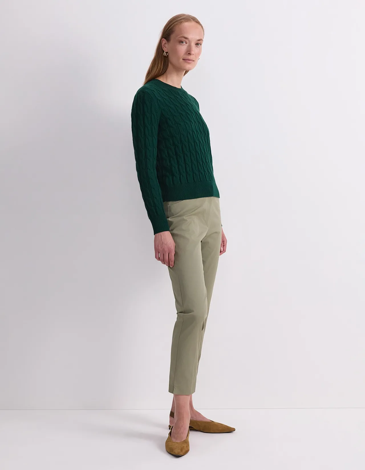 MERINO CABLE SWEATER