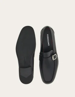 MOCCASIN WITH GANCINI ORNAMENT