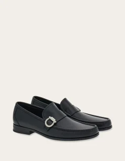 MOCCASIN WITH GANCINI ORNAMENT