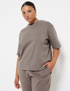 MODERN TEE