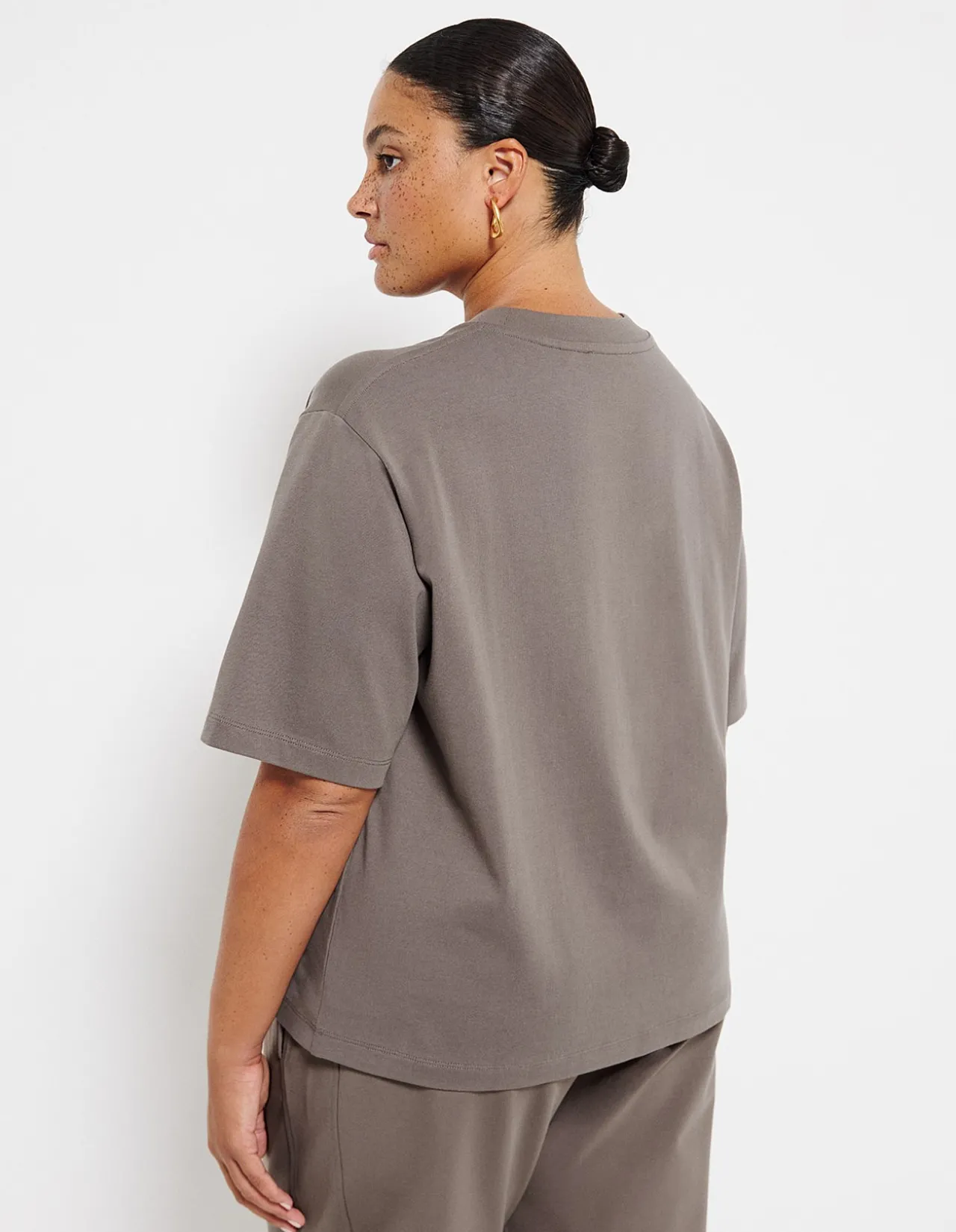 MODERN TEE