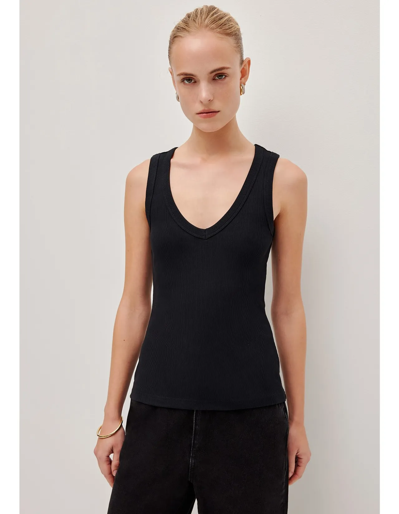 Monroe V-Neck Tank