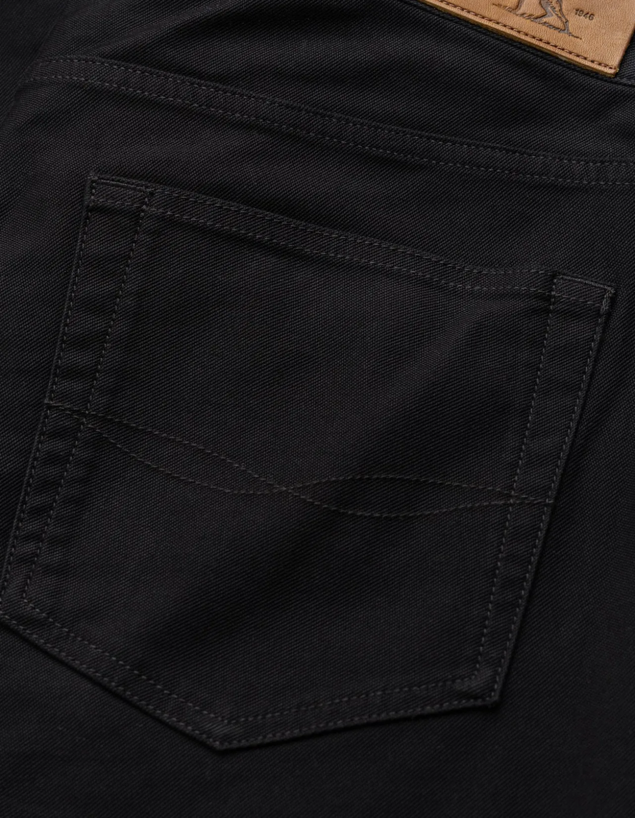 Motion 2 Straight Fit Onyx 76 cm Leg Jeans