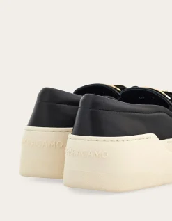 NEW VARA PLATE SLIP ON