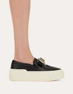 NEW VARA PLATE SLIP ON