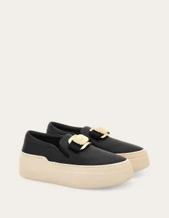 NEW VARA PLATE SLIP ON