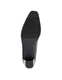 NICOLE HEEL