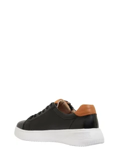 NOVELLA CASUAL SNEAKER