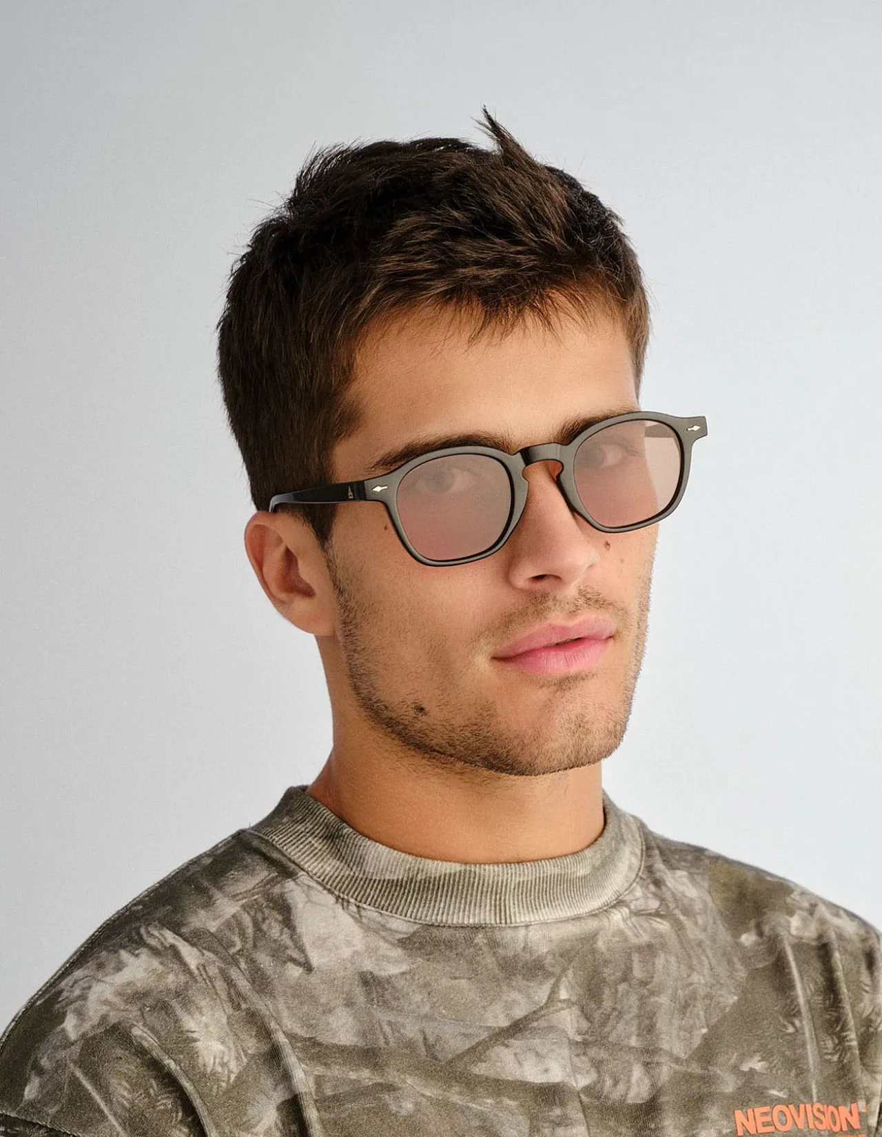 NYXIS BLACK ROUND SUNGLASSES