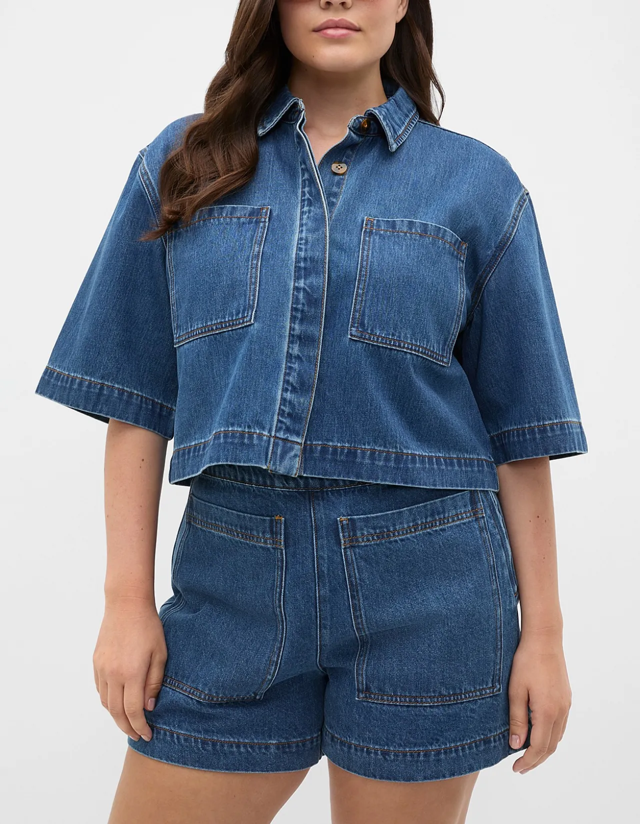 PATCH POCKET COTTON SHORT