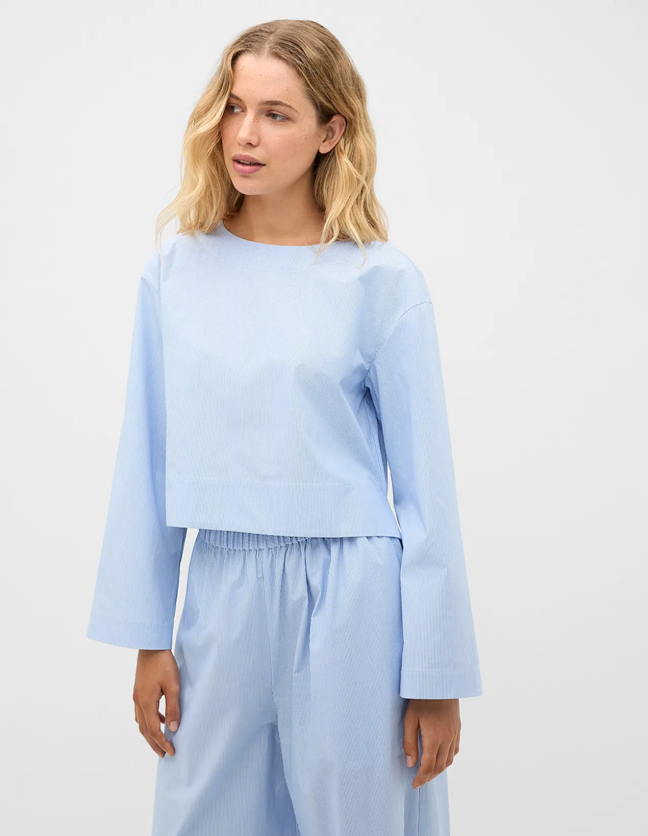 POPLIN STRIPE CROPPED BLOUSE