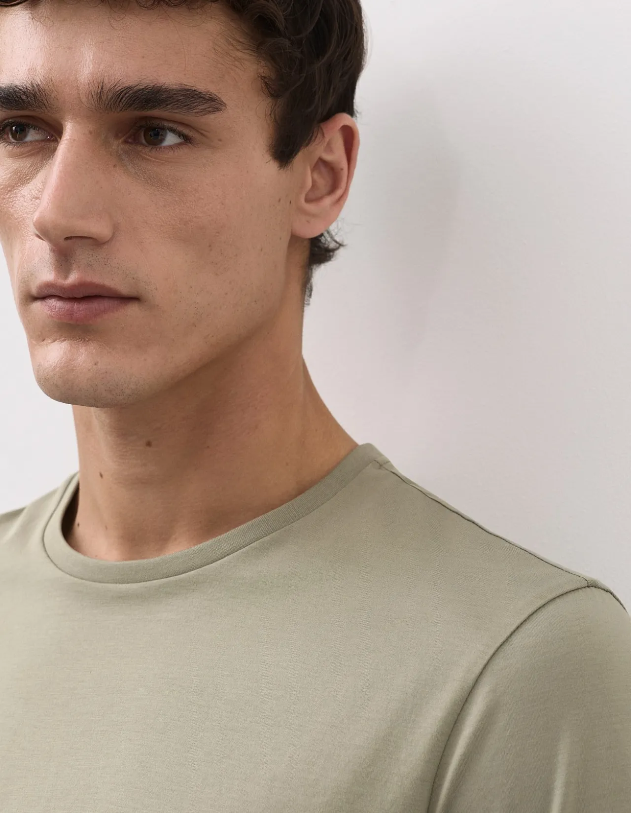 PREMIUM TSHIRT