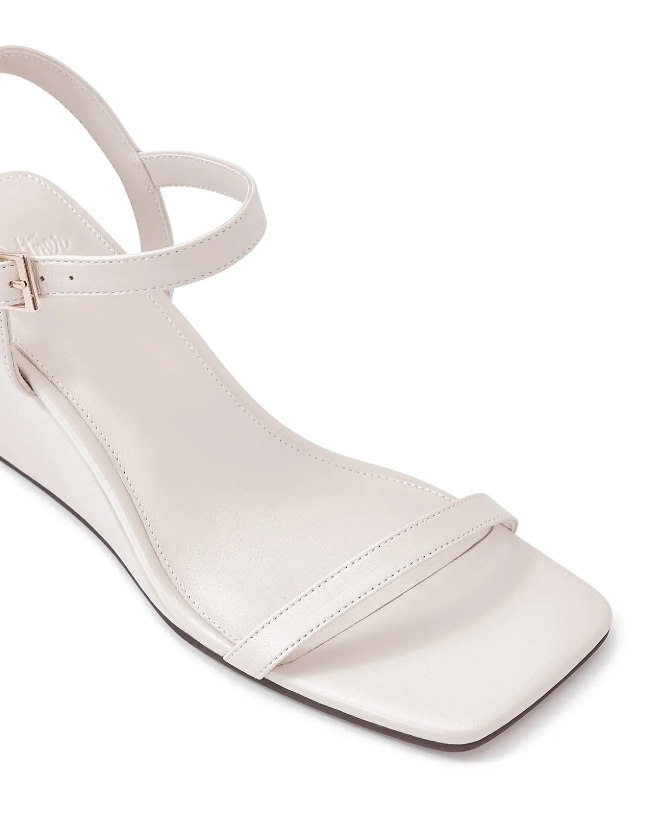 Prisca Vintage Ivory Leather Wedge