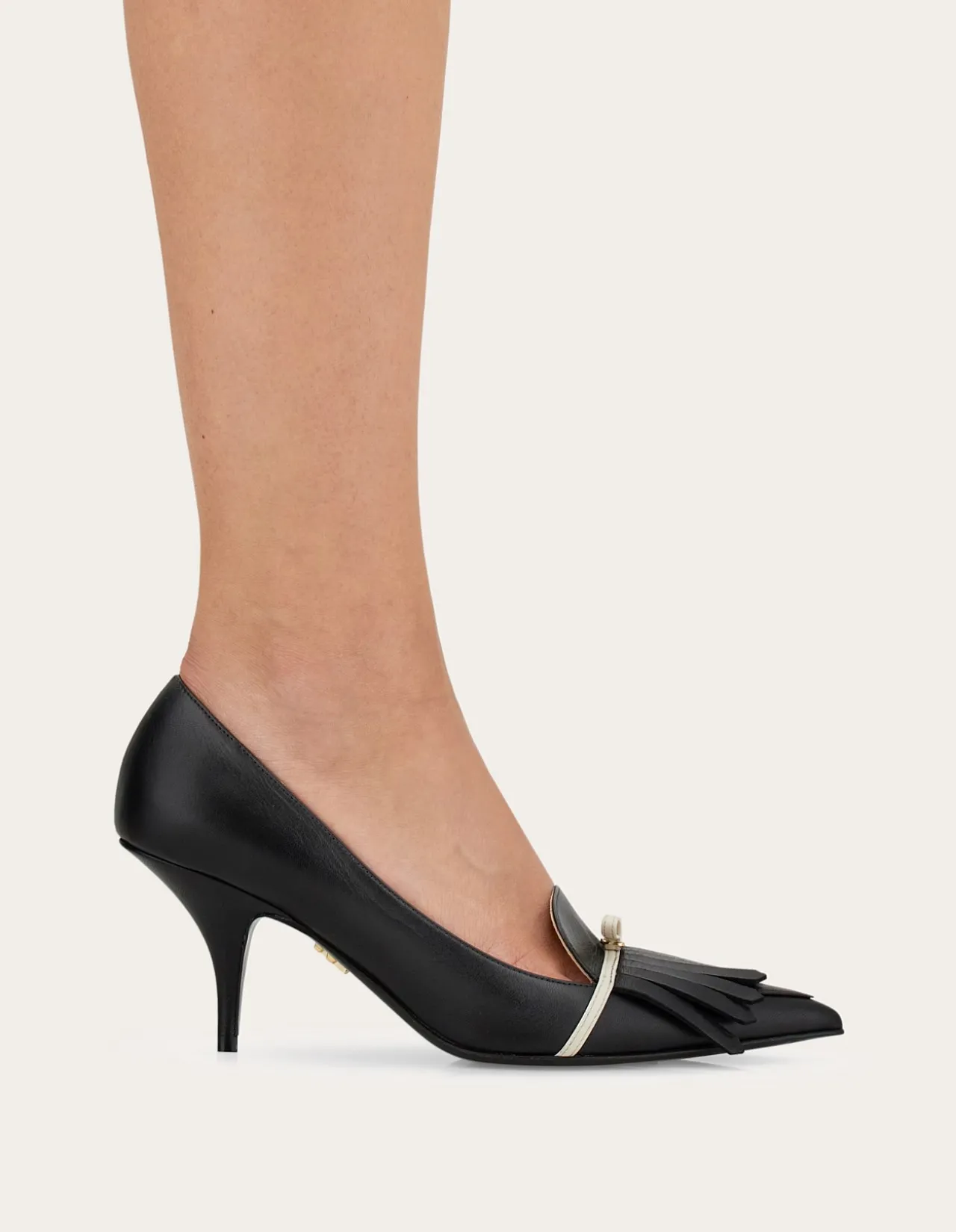 PUMP WITH MINI BOW DETAIL
