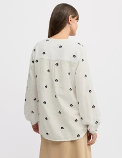 QUEENS EMBROIDERED SHIRT