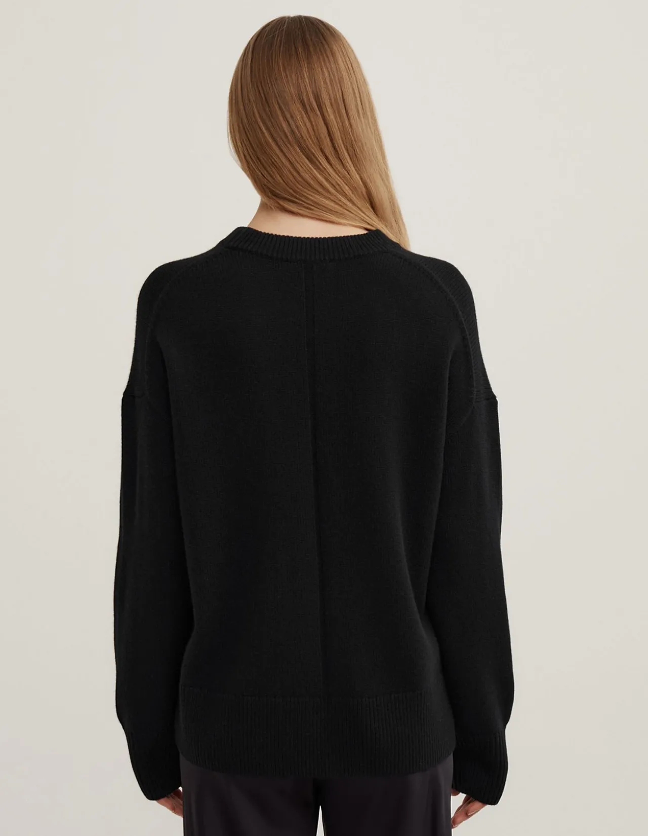 Relaxed Crew Neck Knit