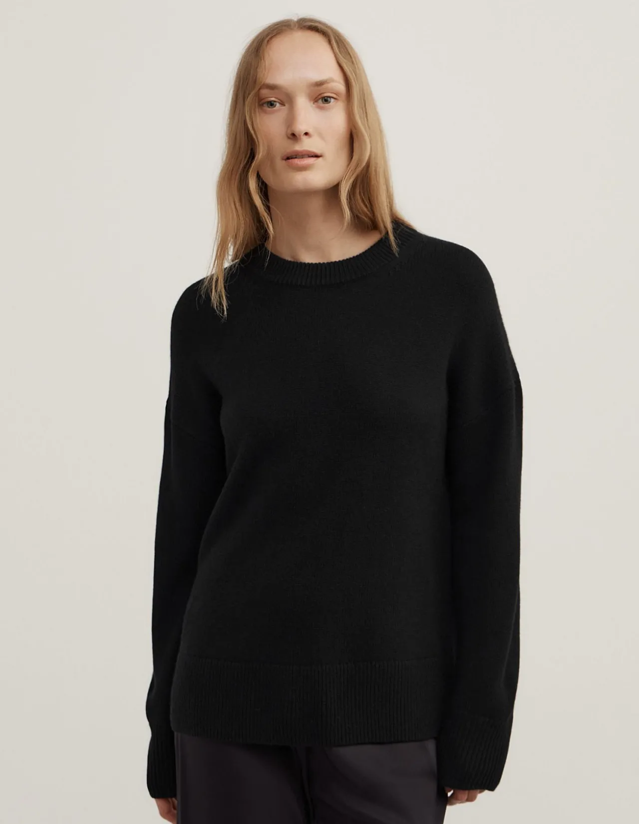 Relaxed Crew Neck Knit