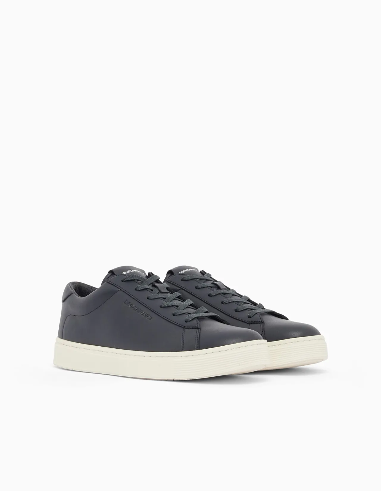 Runn Spors-Style Sneaker with Embossed Logo