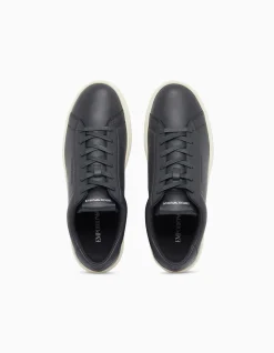 Runn Spors-Style Sneaker with Embossed Logo