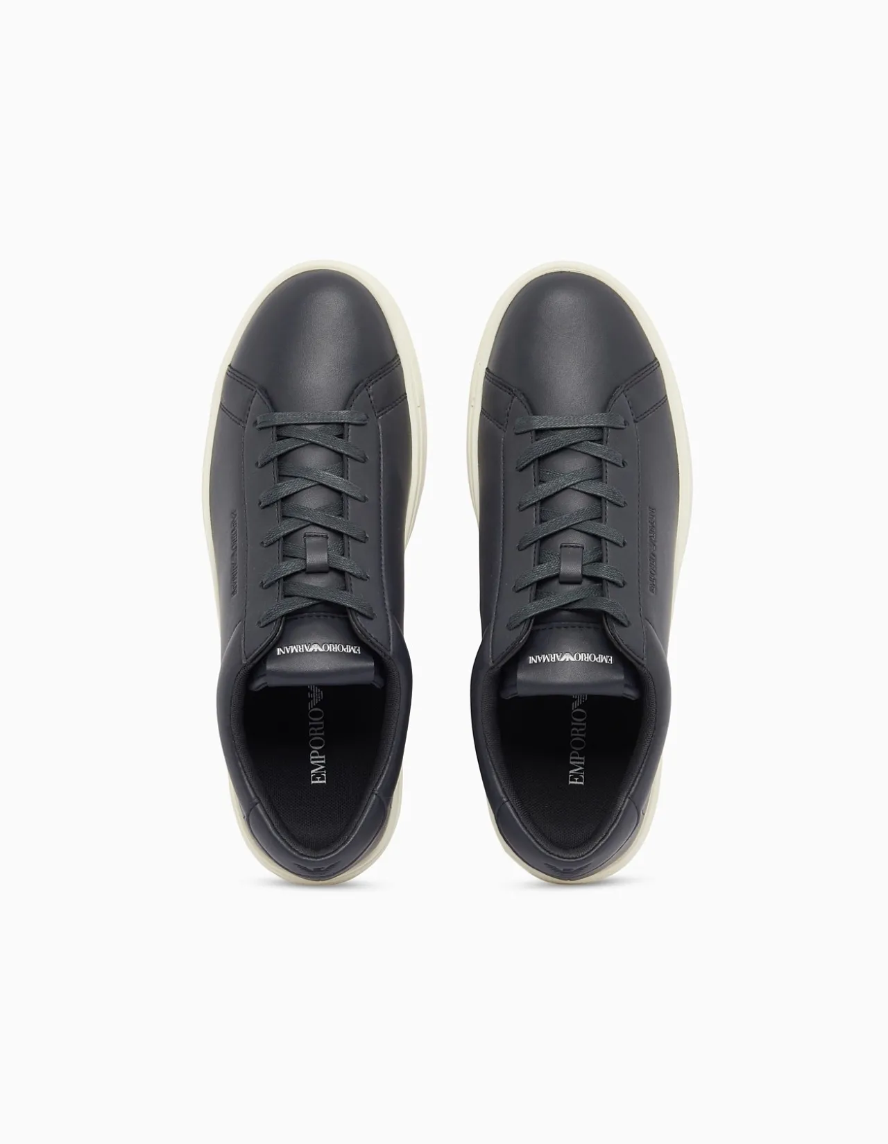 Runn Spors-Style Sneaker with Embossed Logo