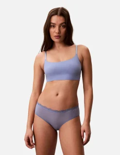 SENSUAL LACE TRIM HIPSTER
