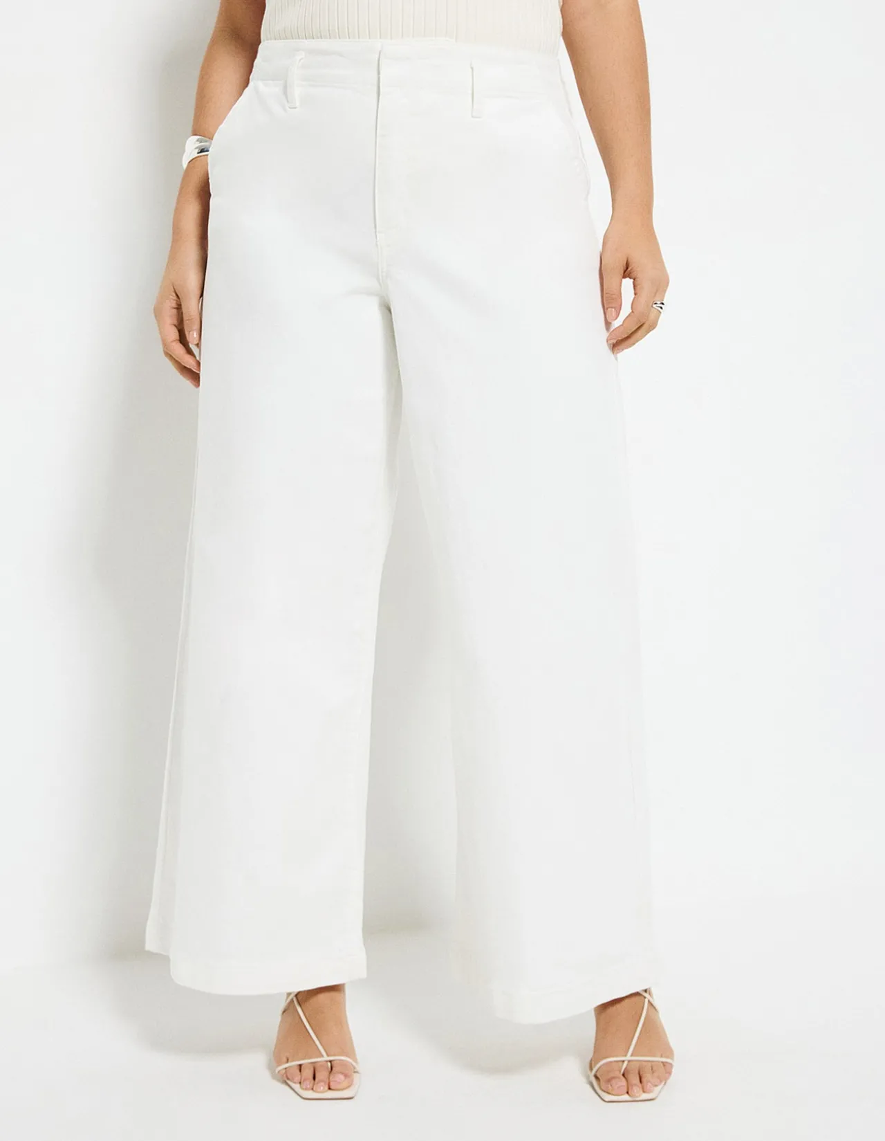 Side Pocket Wide Leg Comfort Denim Jean