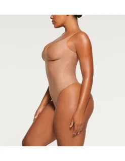 SKIMS BODY PLUNGE BODYSUIT