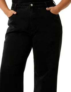 Skyla Curve Black Wash Straight Leg Jeans